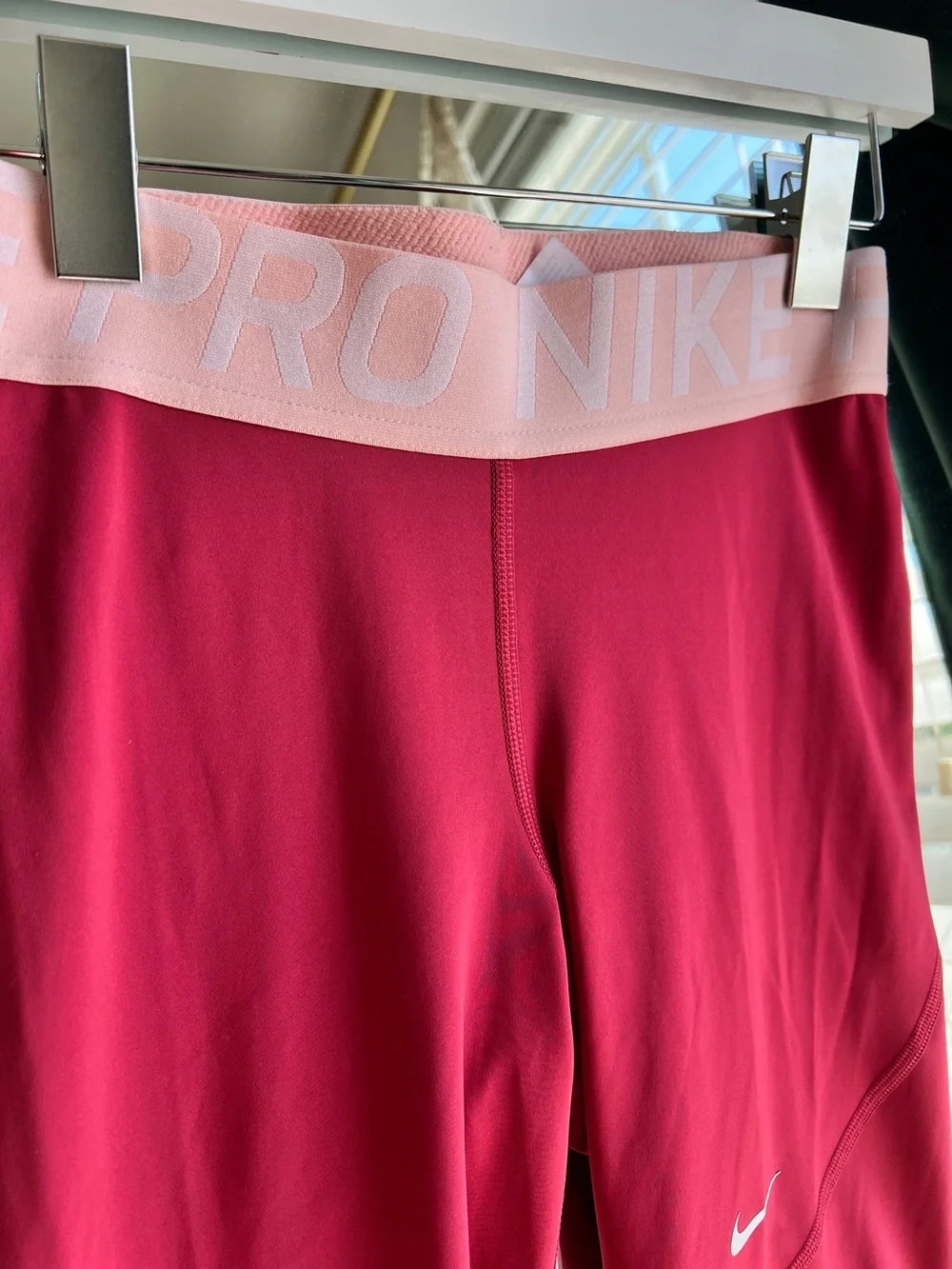 Nike Pro Cropped Training Tights, Style AO9972-615, Size Small (CLO-074)